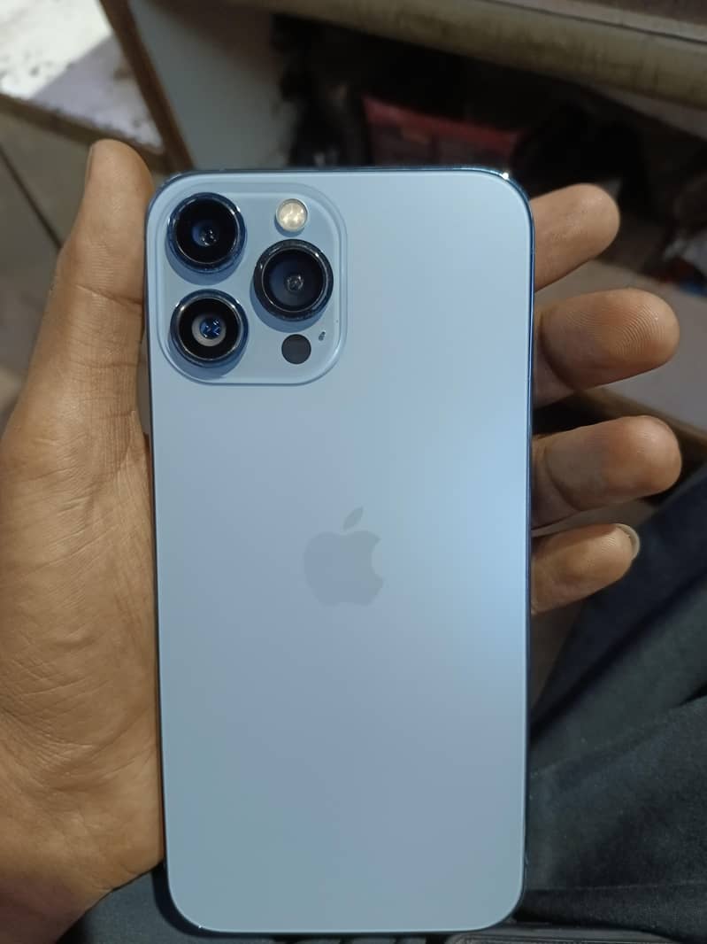 Apple iPhone 13 Pro Max 1