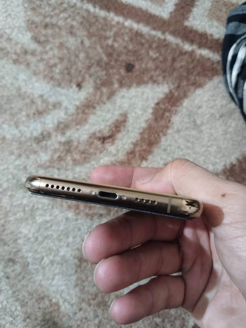 Apple iPhone 11 Pro Max 3