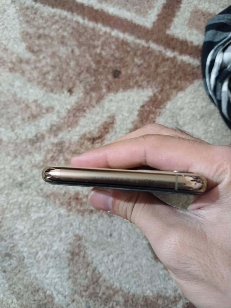Apple iPhone 11 Pro Max 5