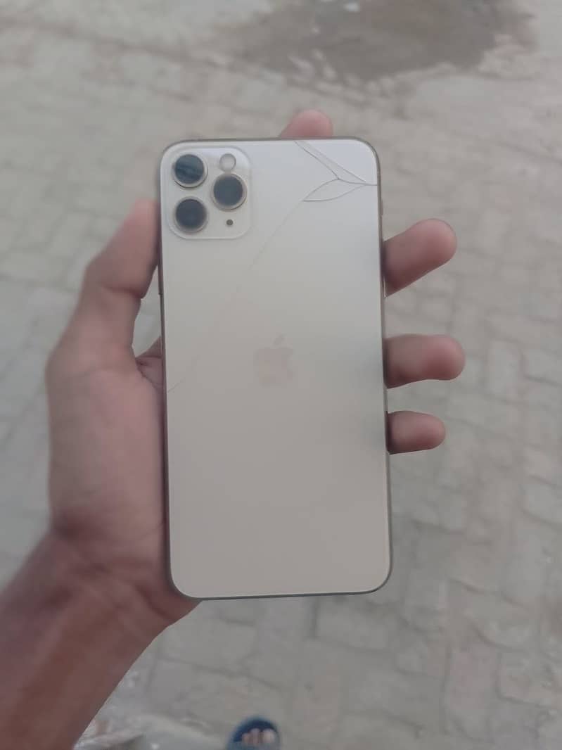 Apple iPhone 11 Pro Max 3