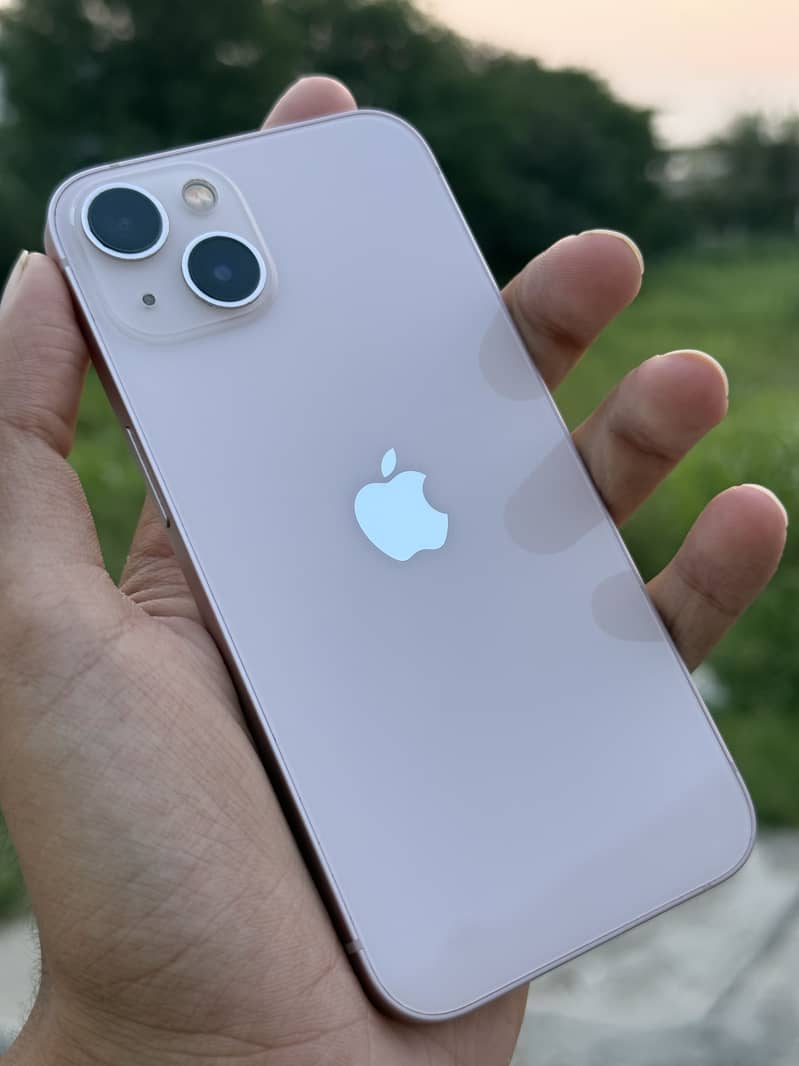 Apple iPhone 13 0