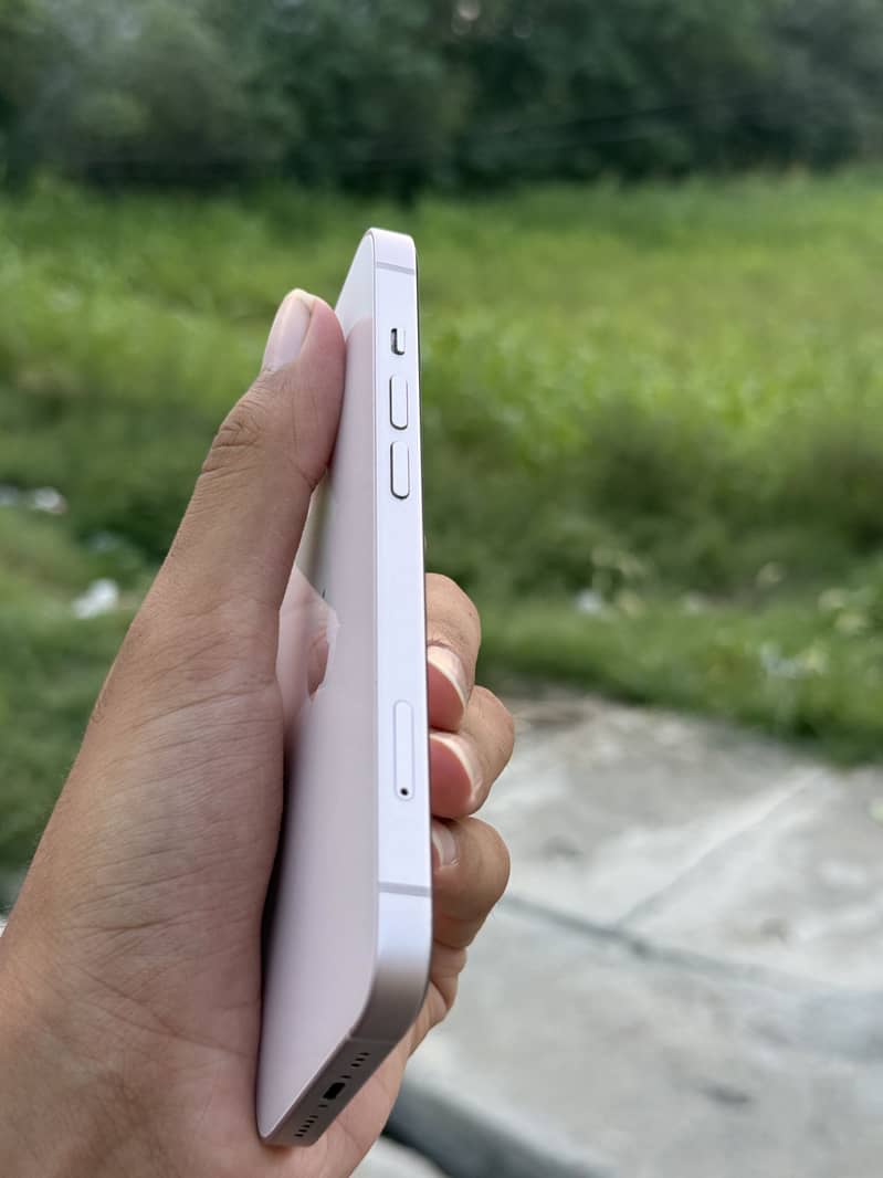 Apple iPhone 13 3
