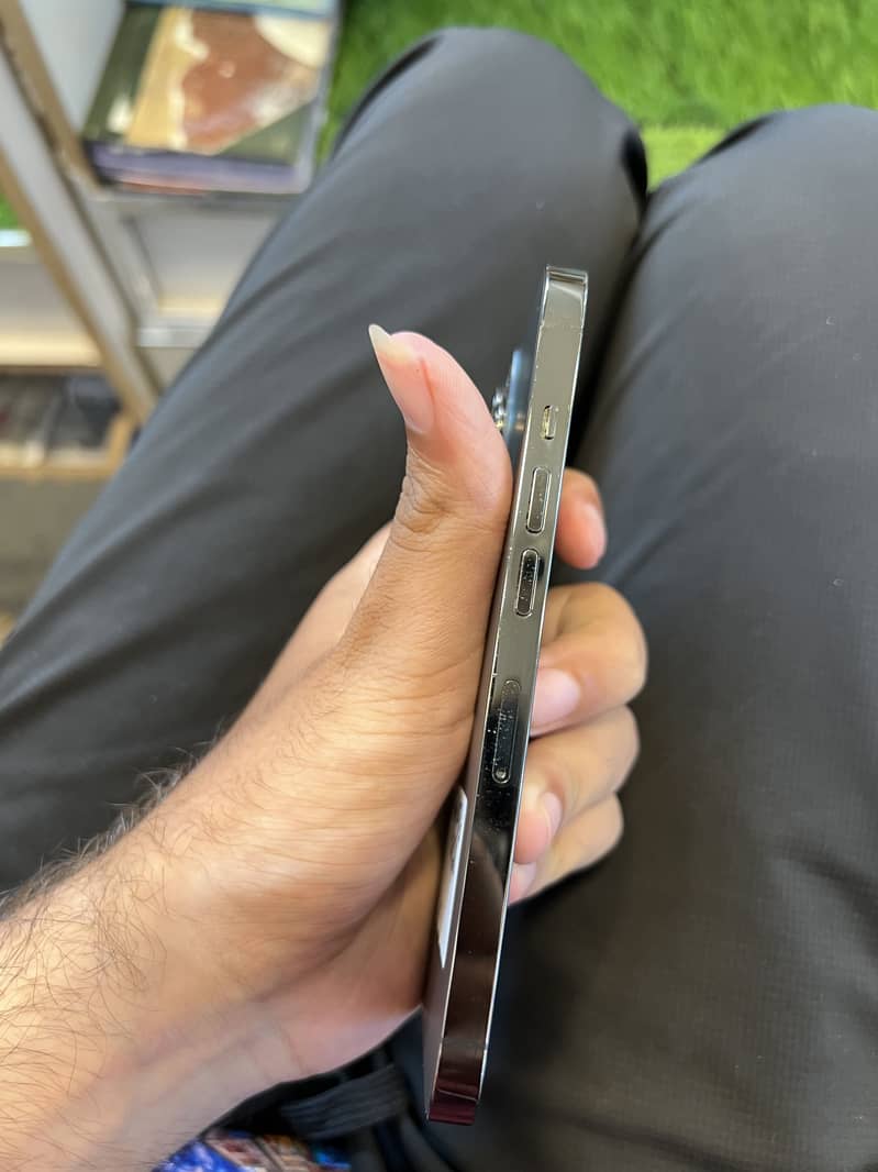 Apple iPhone 13 Pro 3