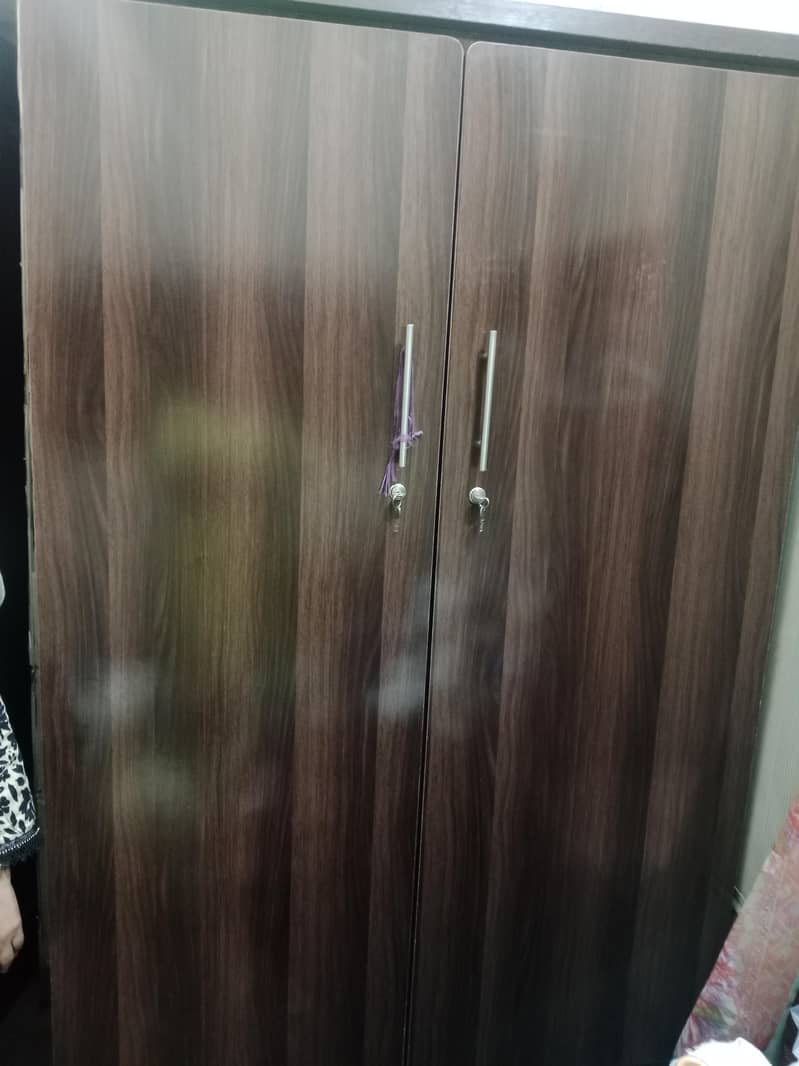 wardrobe 0