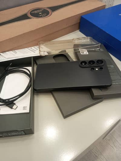 Samsung Mobile S26 Ultra,factory unlocked,with complete box
