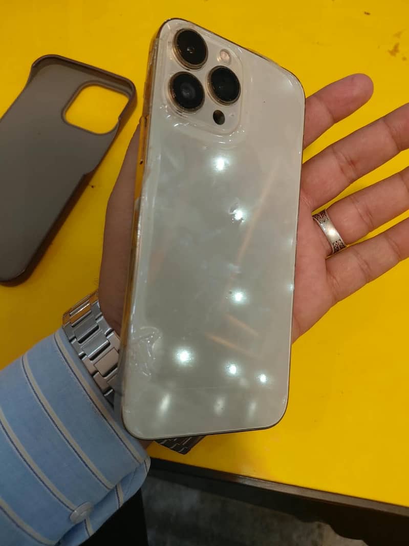 Apple iPhone 13 Pro Max 6