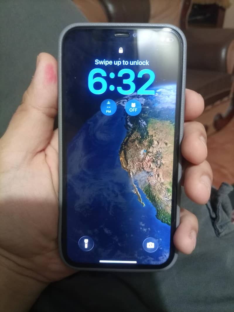 Apple iPhone 12 1