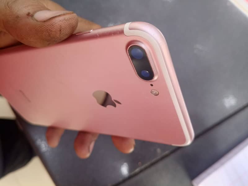 Apple iPhone 7 Plus 2