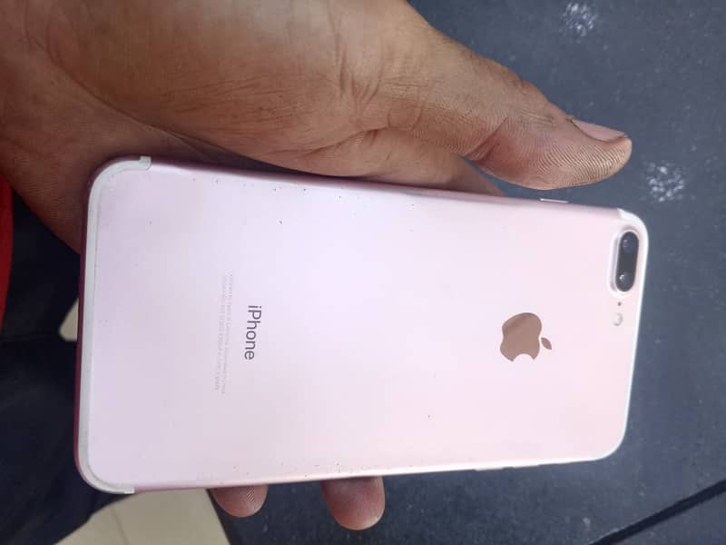 Apple iPhone 7 Plus 3