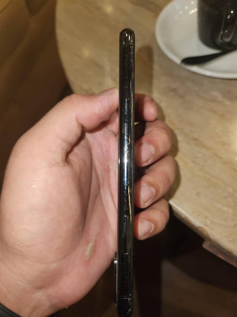 Apple iPhone X 5