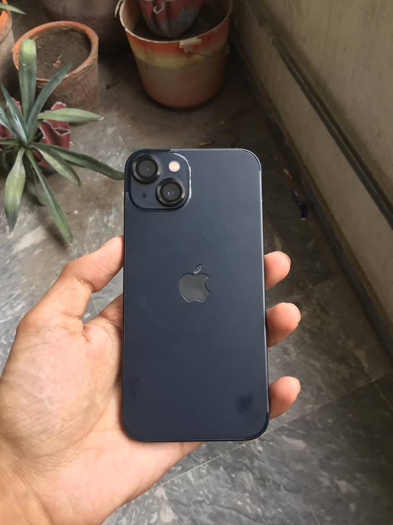 Apple iPhone 13 4