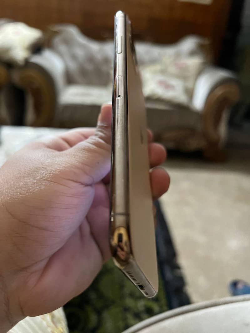 Apple iPhone 11 Pro Max 3