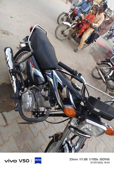 Honda 125 black clour