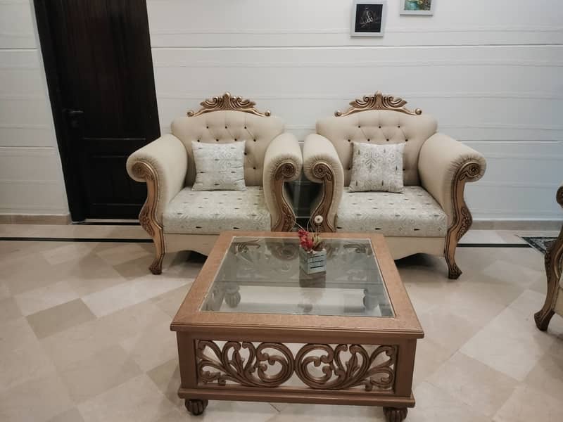 7 seater sofa wth table 1