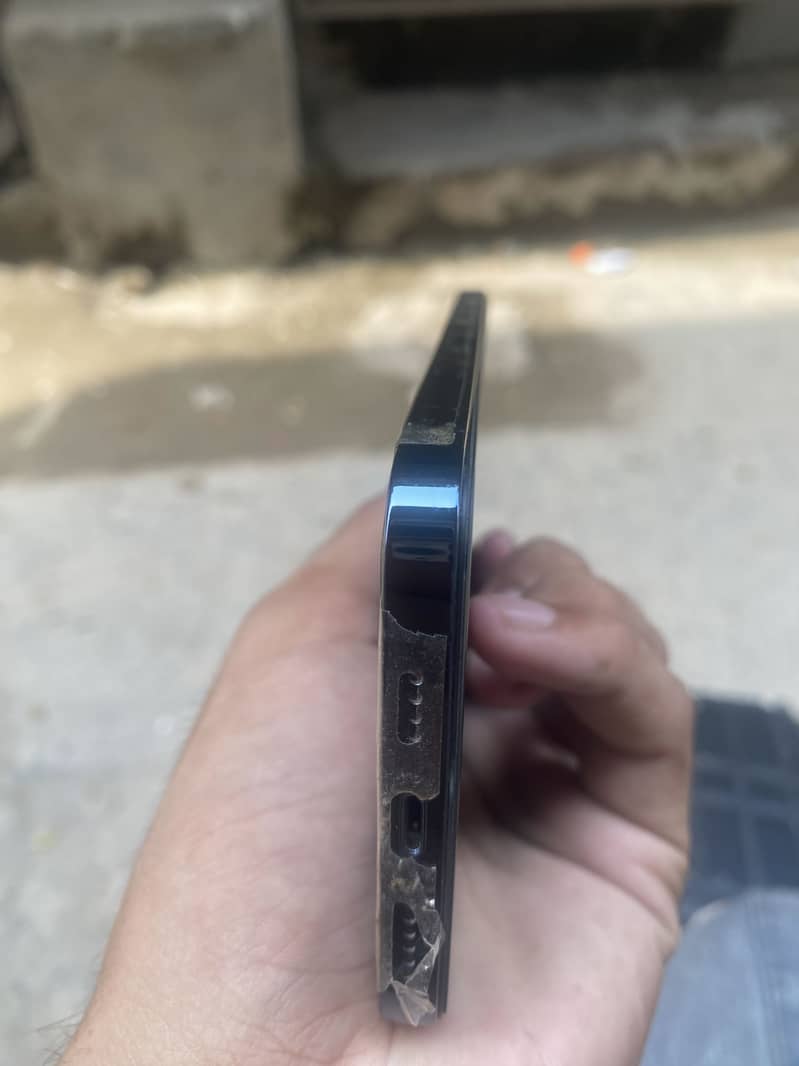 Apple iPhone 12 Pro Max 3