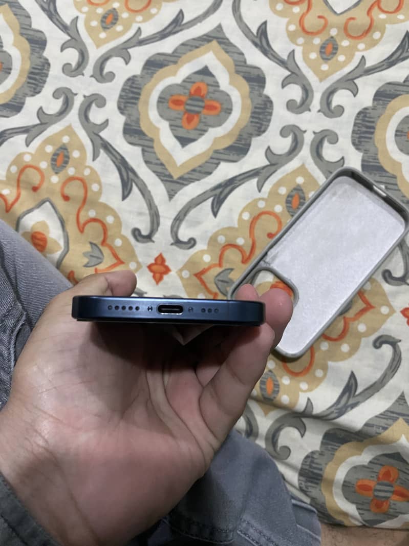 iPhone 15 pro 3