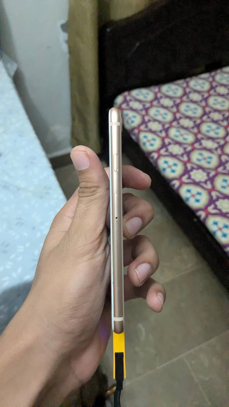 Apple iPhone 8 ( bypass ) 3