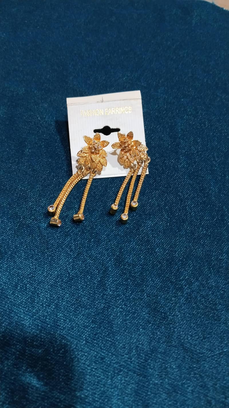 Artificial Earrings 0