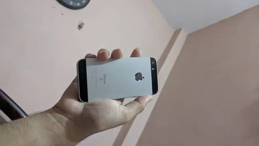 Apple iPhone SE