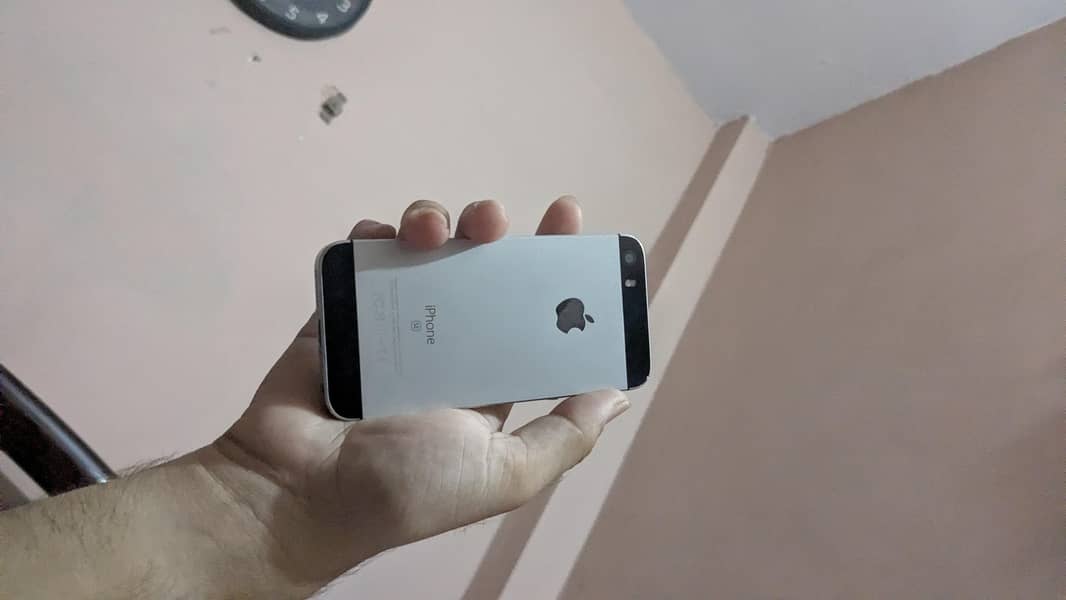Apple iPhone SE 0