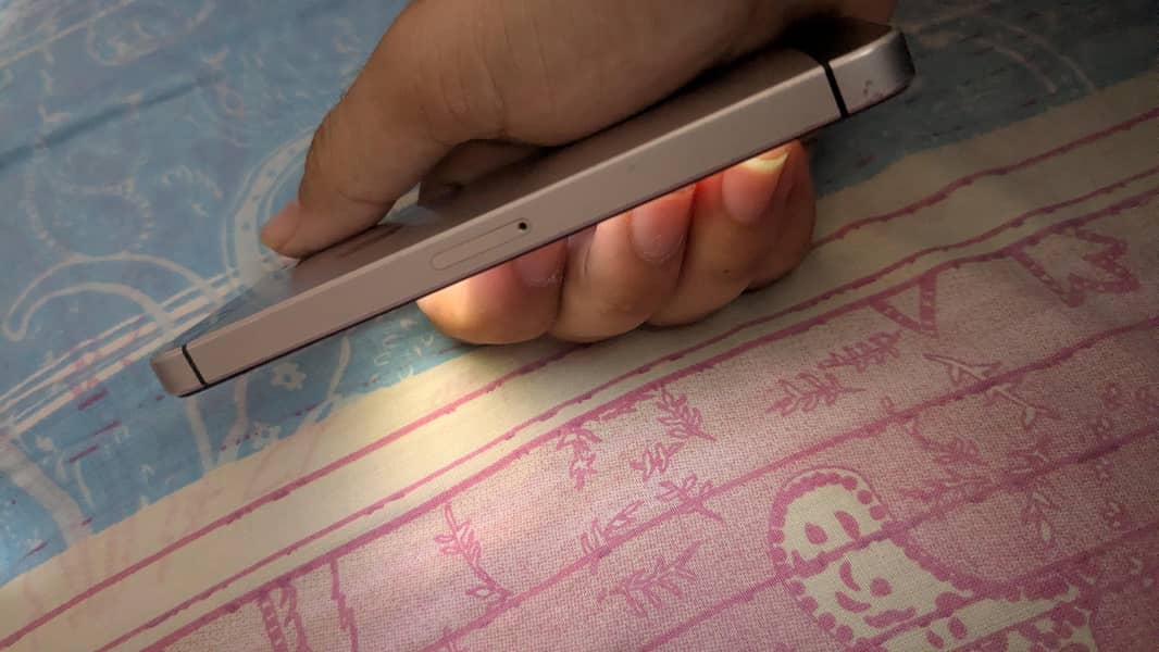 Apple iPhone SE 5