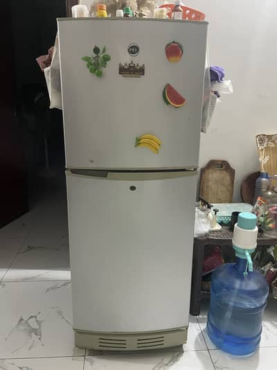 Fridge/Refrigerator