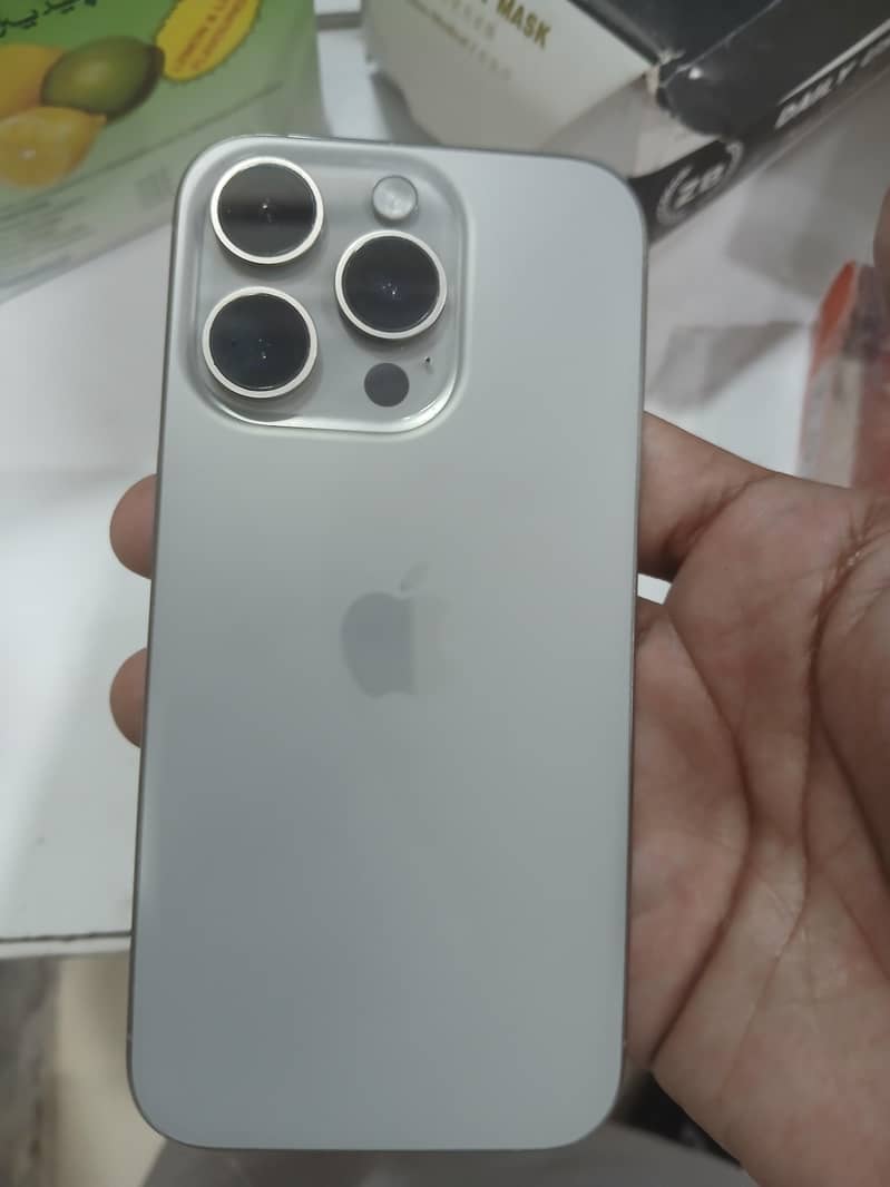 Apple iPhone 15 Pro 0