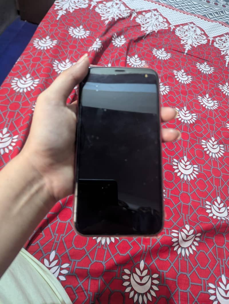 Apple iPhone 11 3