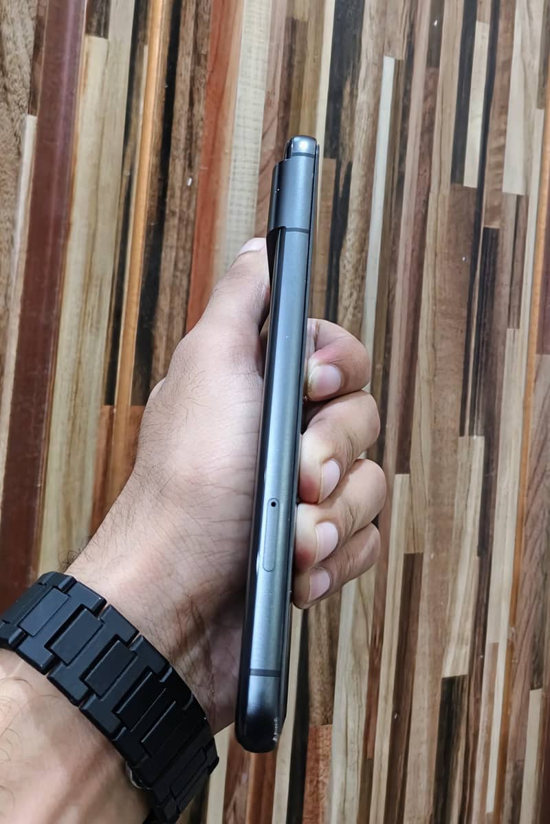Google Pixel 8 4
