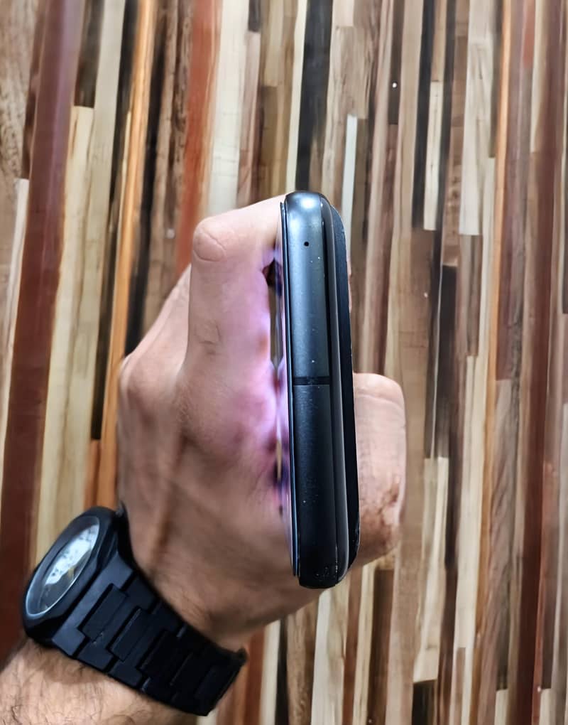 Google Pixel 8 5