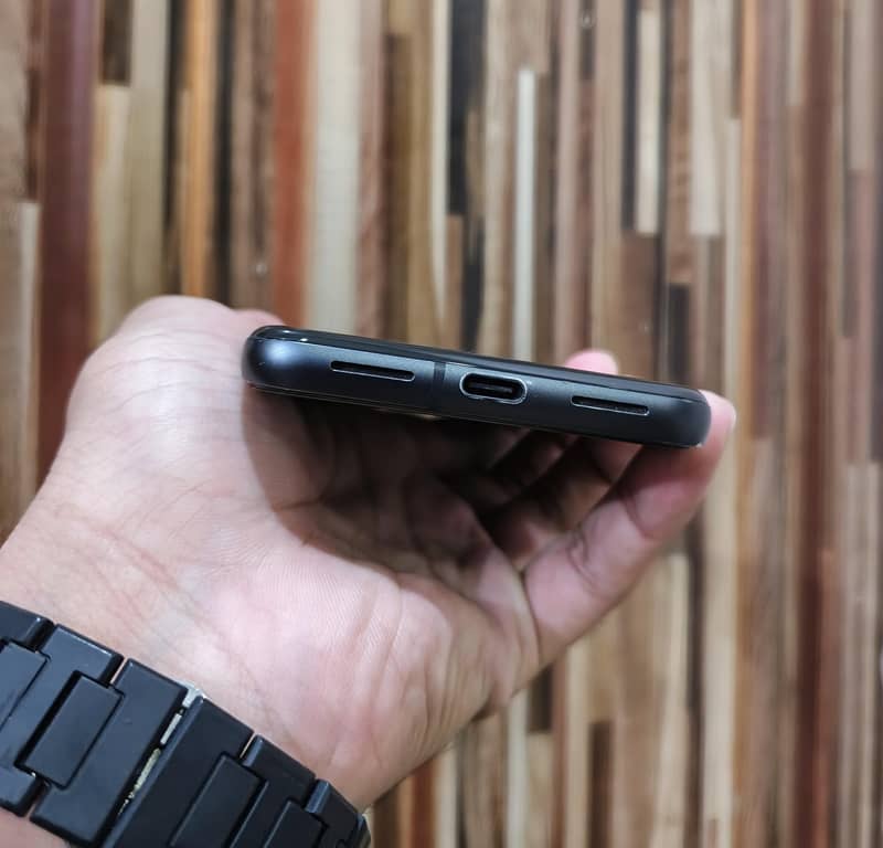 Google Pixel 8 6