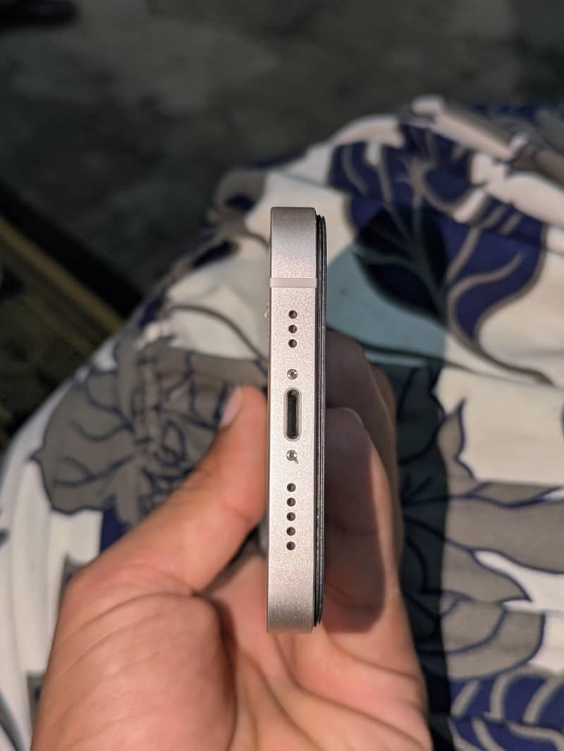 Apple iPhone 13 3