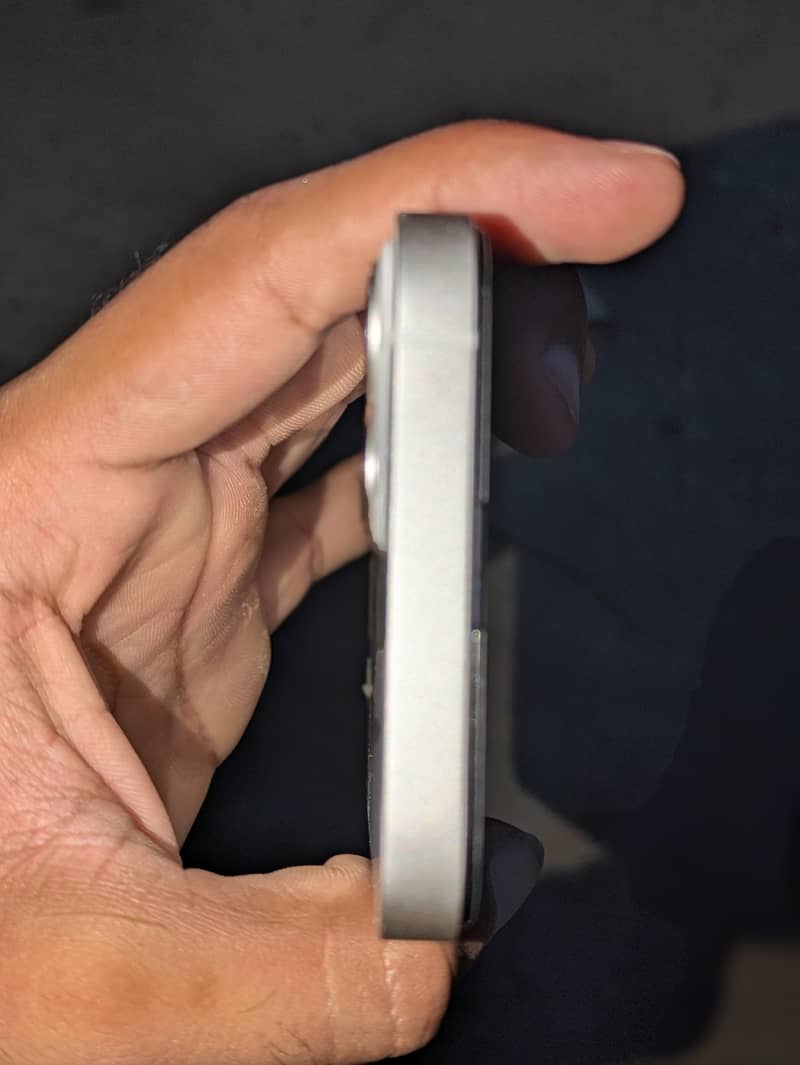 Apple iPhone 13 4