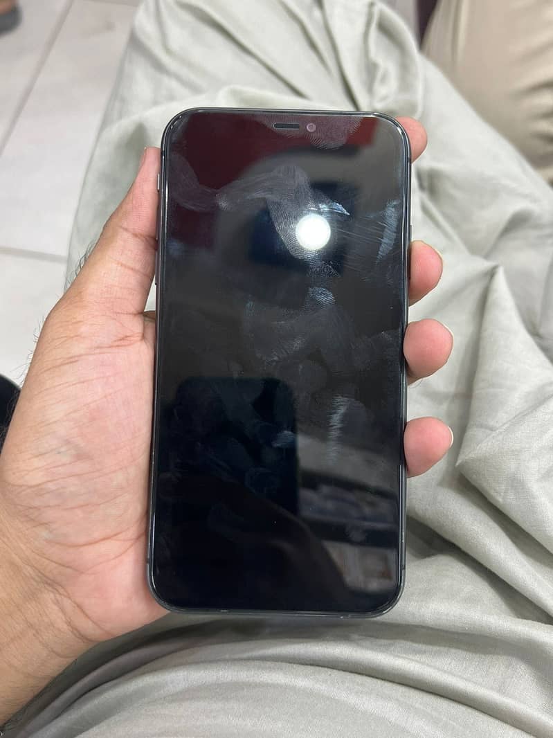 Apple iPhone 11 3