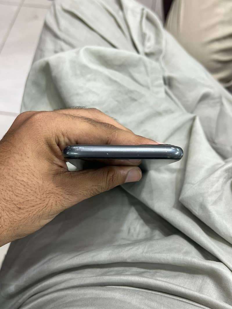 Apple iPhone 11 6