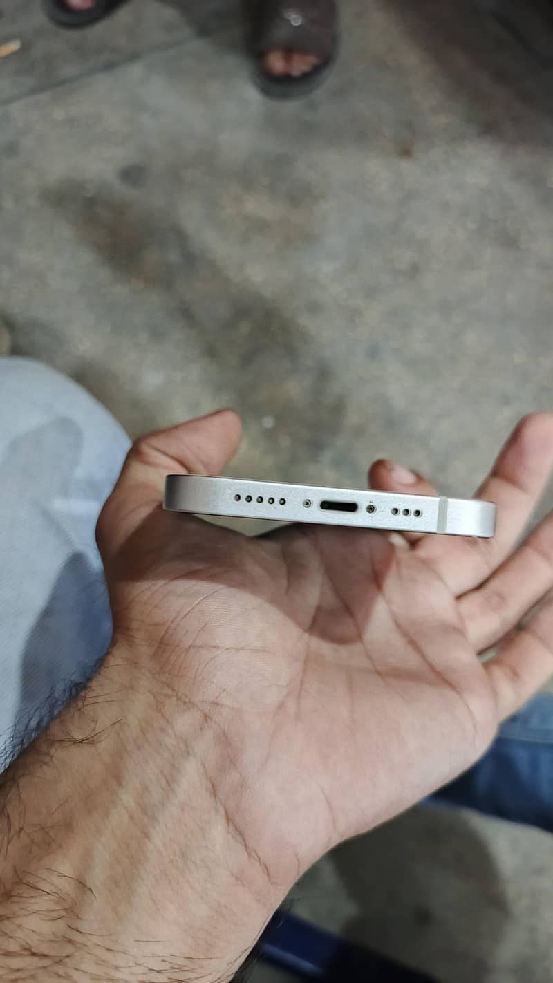 Apple iPhone 13 3