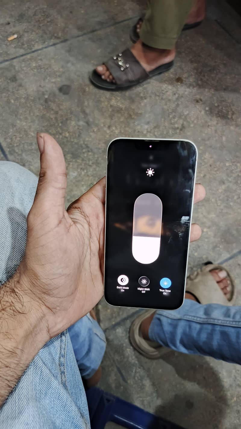 Apple iPhone 13 5