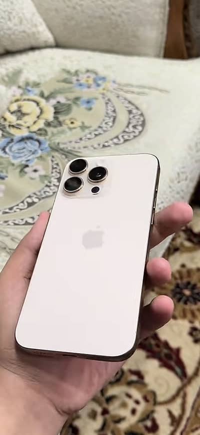 Apple iPhone 16 Pro Max