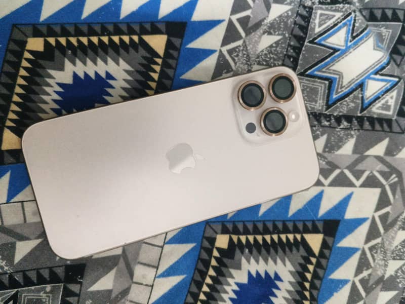 Apple iPhone 16 Pro Max 0