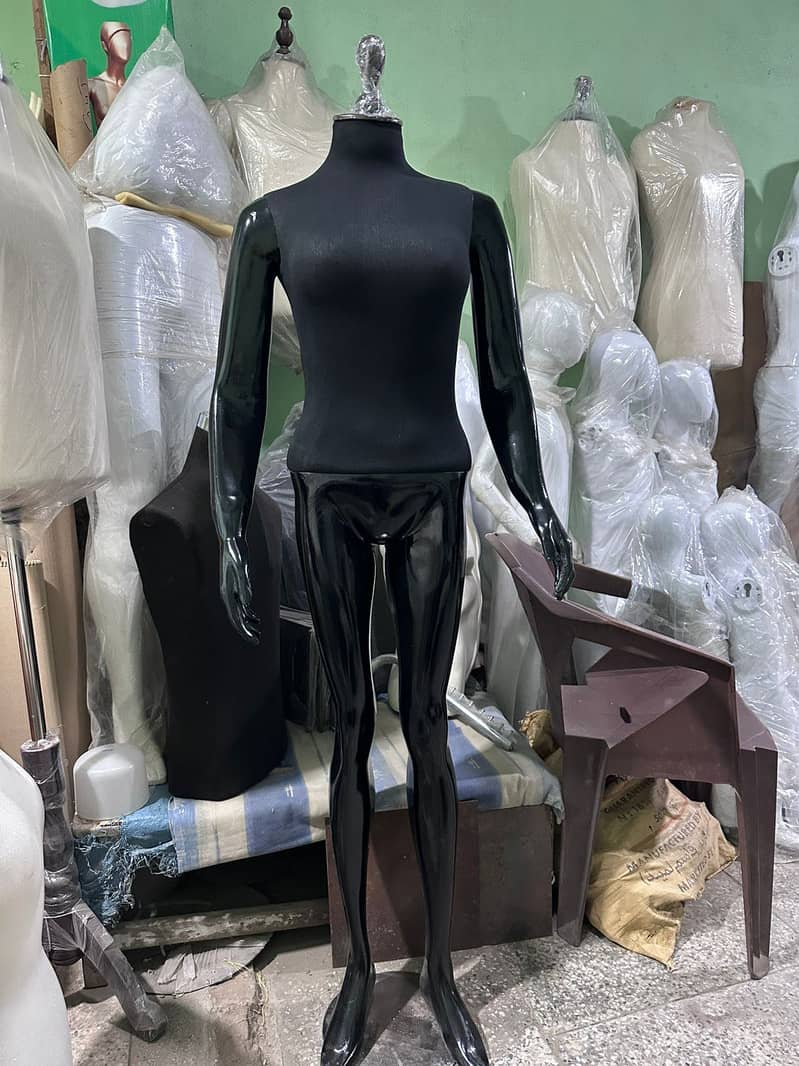Dummy statue 0