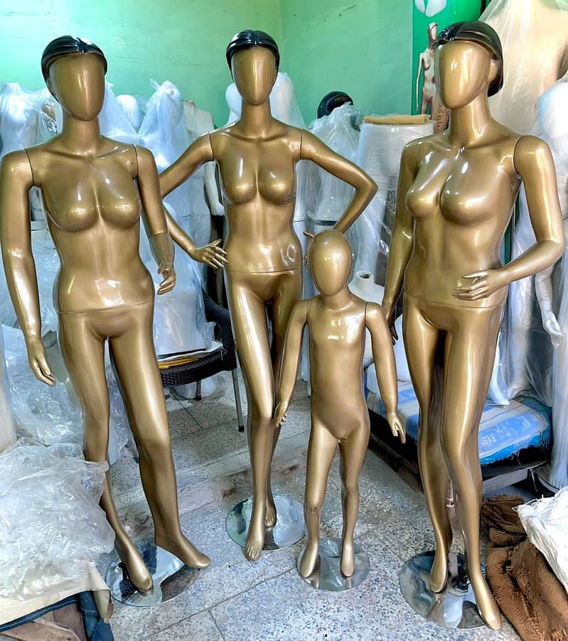 Dummy statue 3