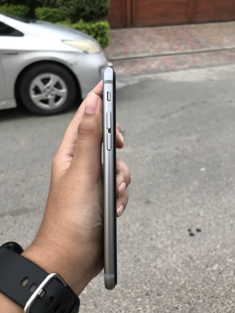 Apple iPhone 6S 3