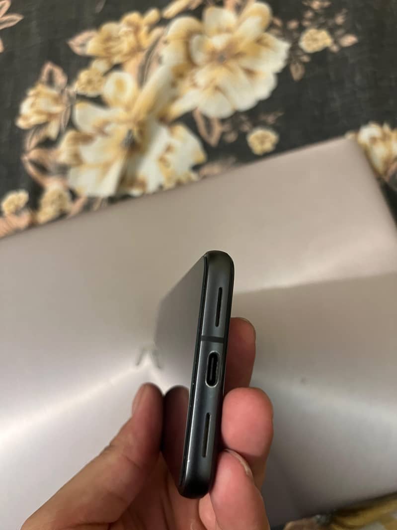 Google Pixel 8 6