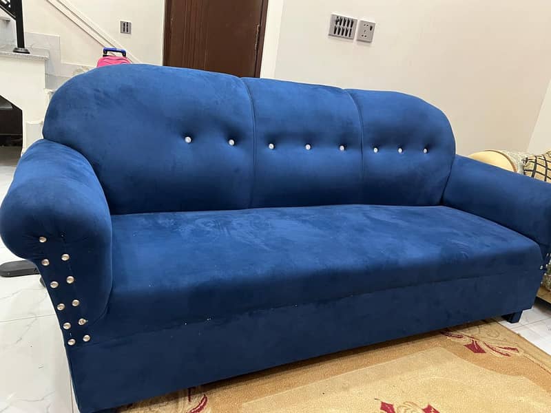 Sofa. 0