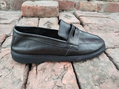 leather shoe imported { thrifted }