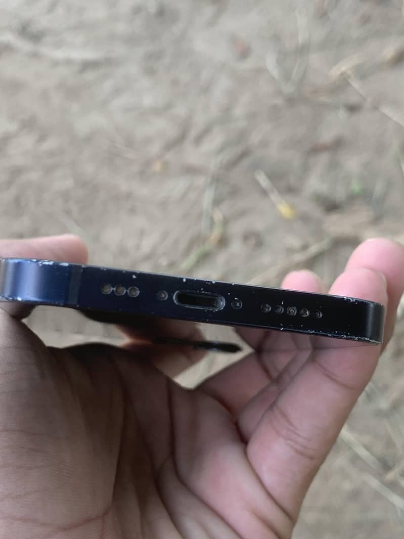 Apple iPhone 12 5