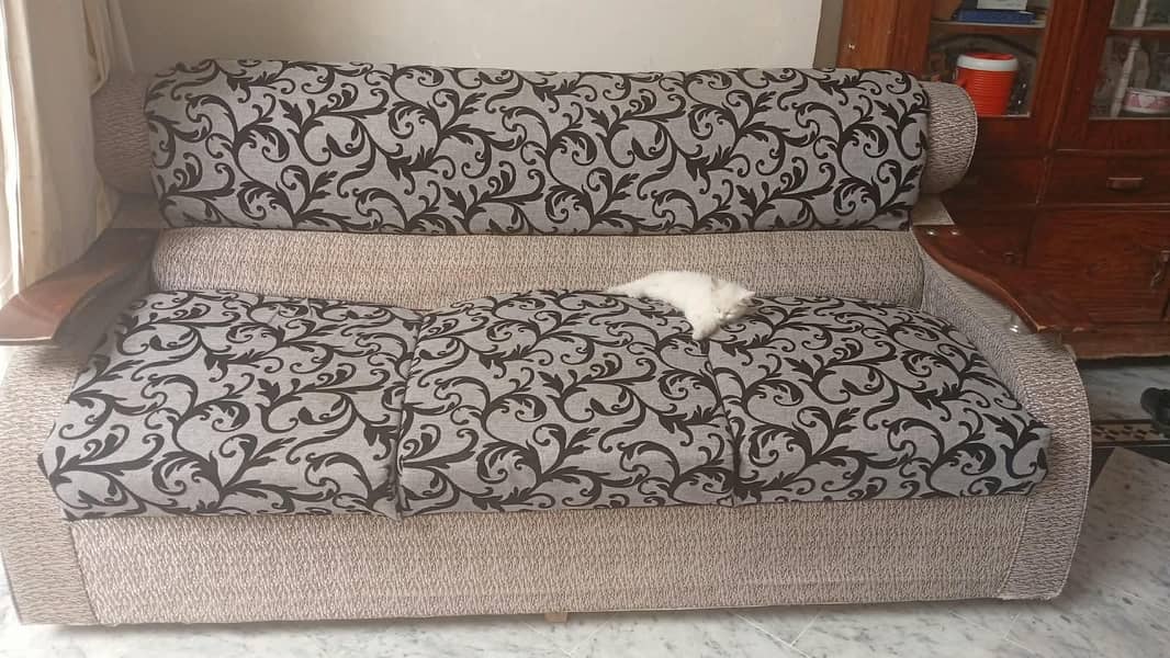 3 seater 0