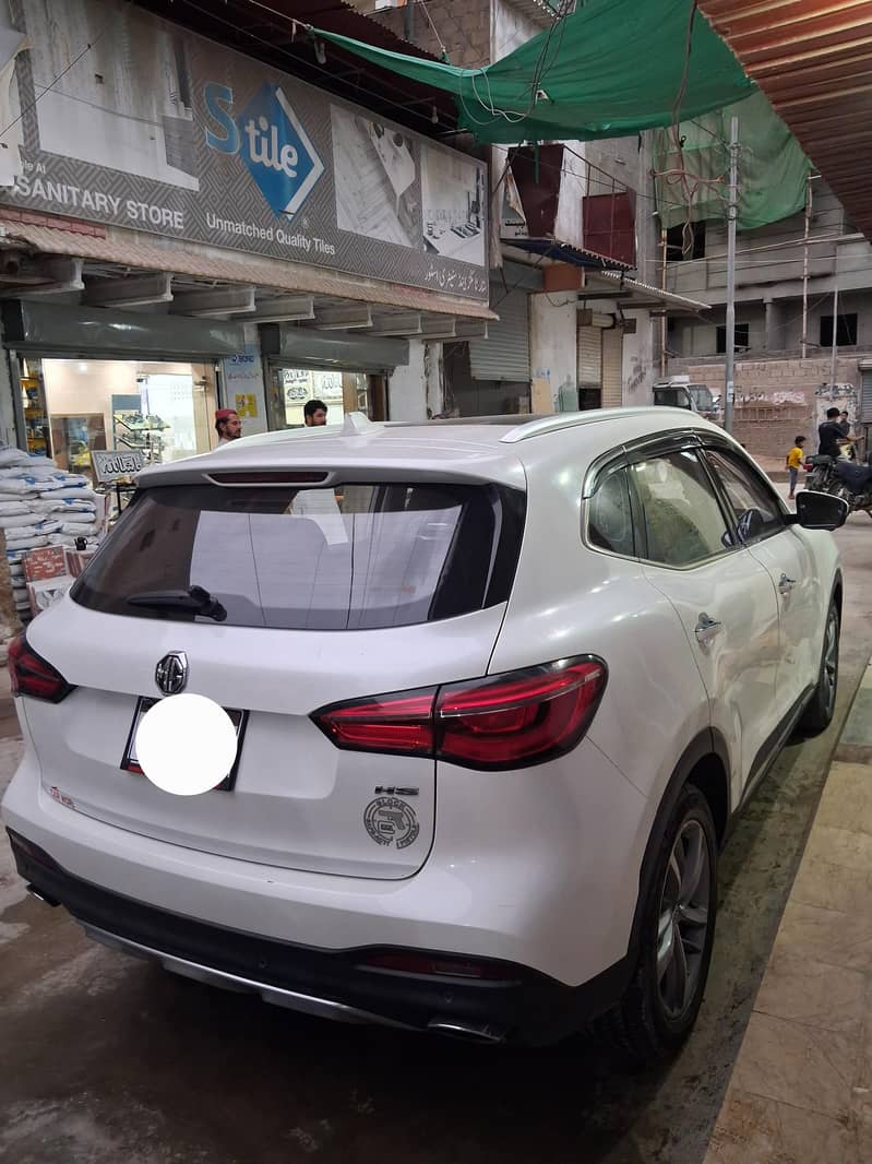 MG HS 2022 3