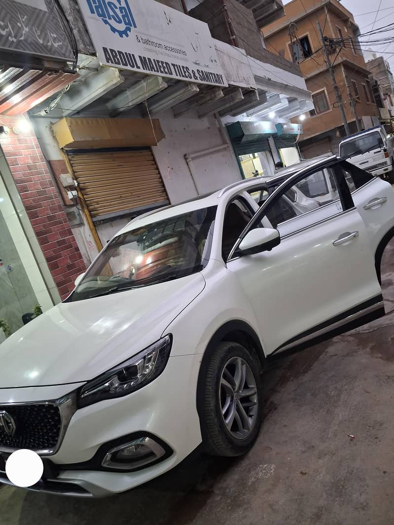 MG HS 2022 8