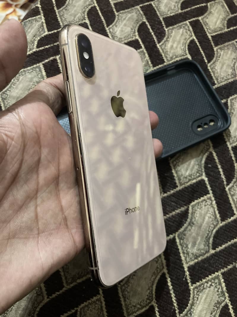 Apple iPhone XS 3